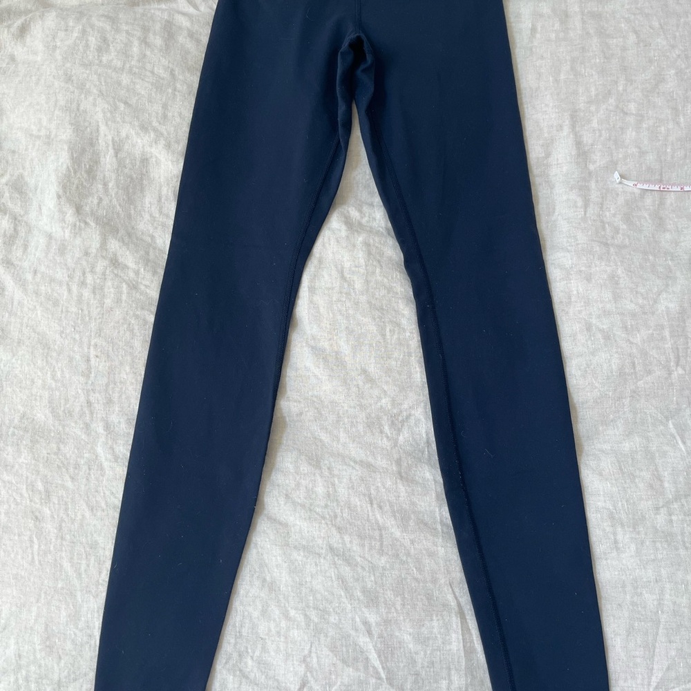 Lululemon; Wunder Under, reversible, Luon, Navy waistband design-True Navy; sz 4